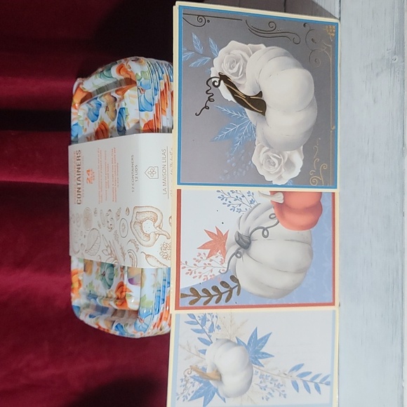 Fall bundle of 5- Soft lap blanket, 24 pc set food Containers & 3 Cards NWT - Picture 10 of 10